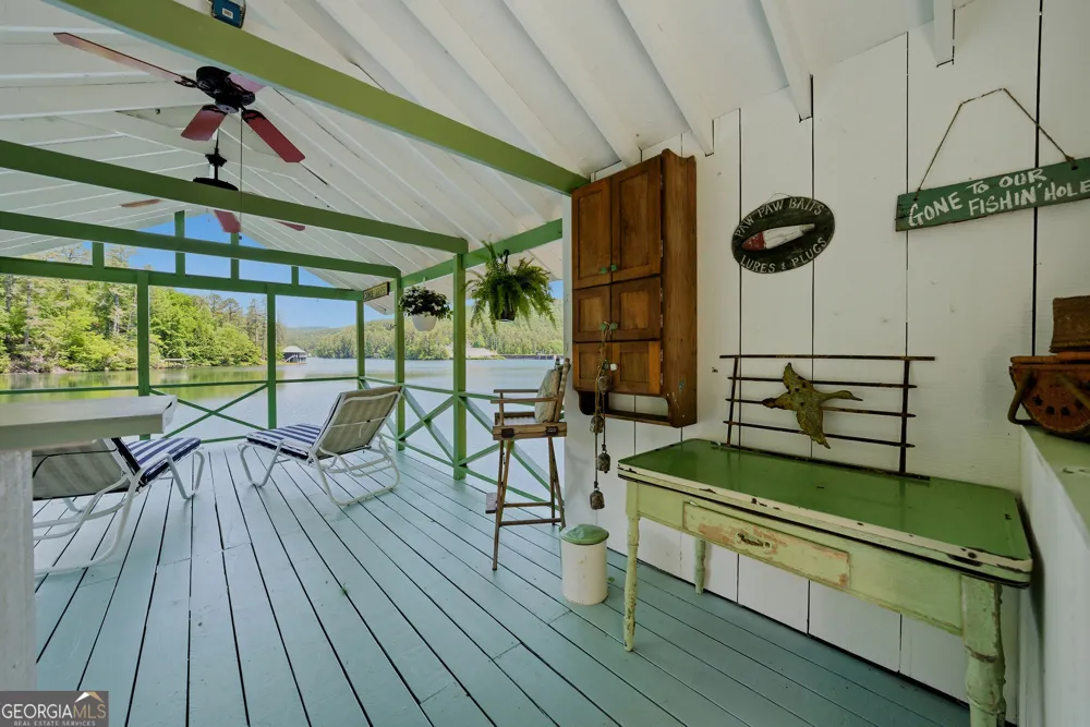 6448 Crow Creek RD Lakemont, GA 30552