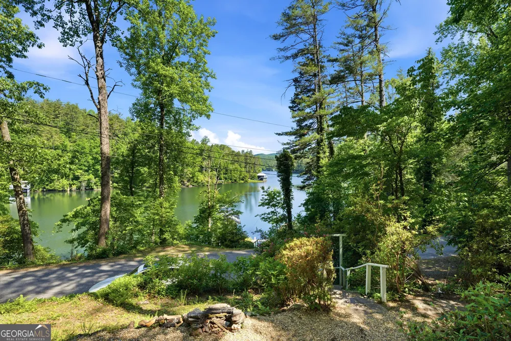 6448 Crow Creek RD Lakemont, GA 30552