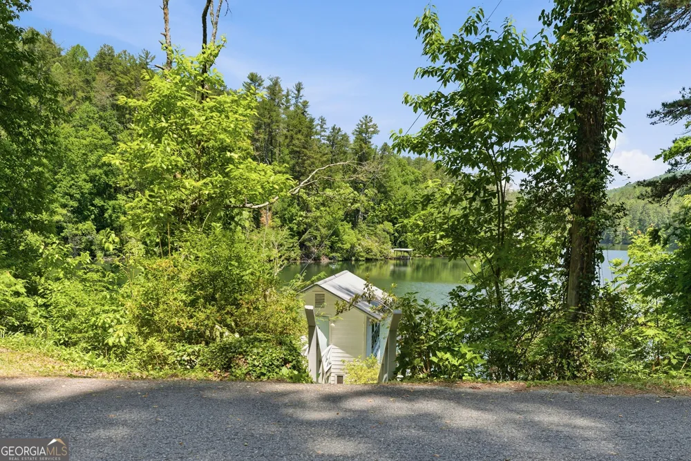 6448 Crow Creek RD Lakemont, GA 30552
