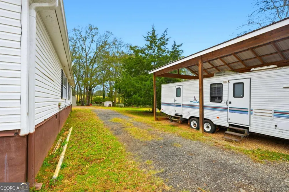 1295 Double Bridge RD Winder, GA 30680
