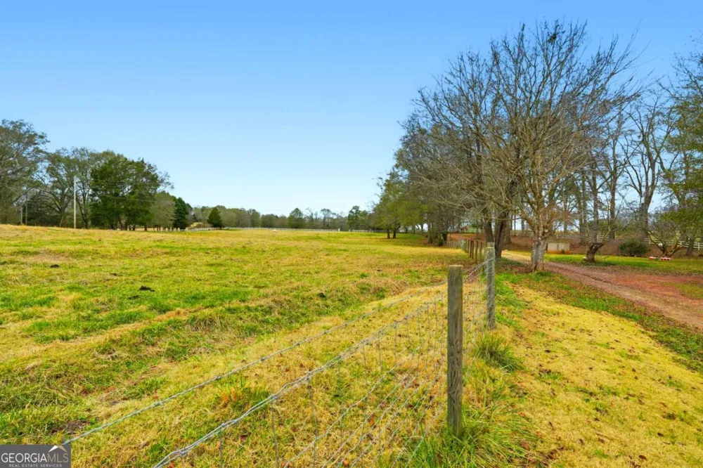 1295 Double Bridge RD Winder, GA 30680