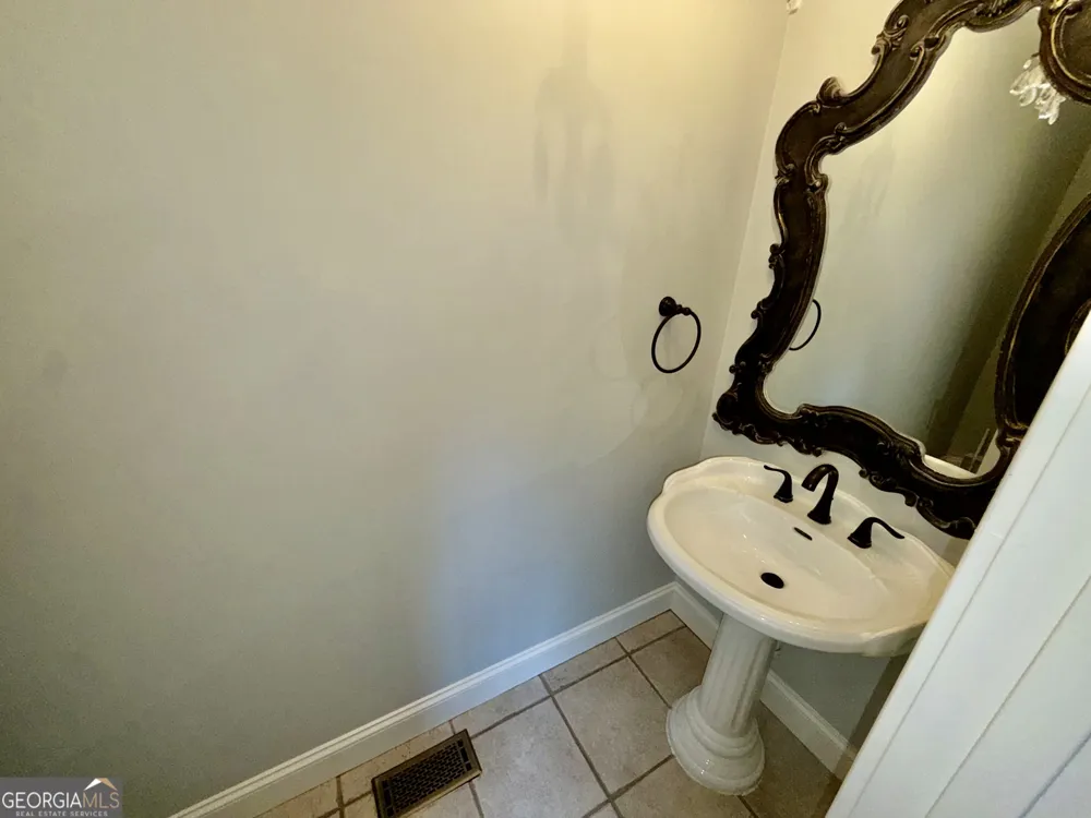 1836 Morningside Tr Elberton, GA 30635