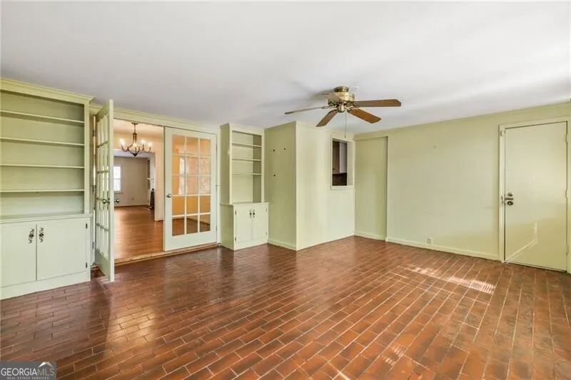 22 Glenald WAY Atlanta, GA 30327