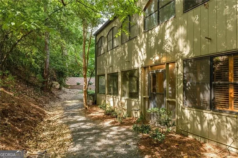 22 Glenald WAY Atlanta, GA 30327