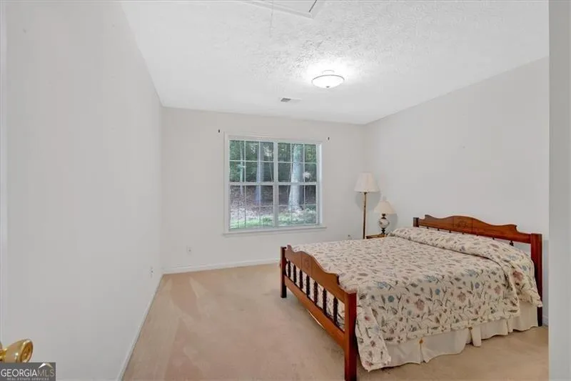 322 London LN Hiram, GA 30141