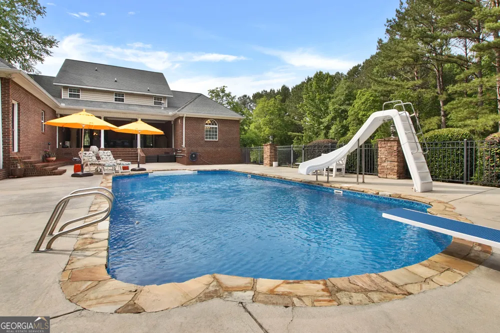 380 Peachbelt RD Thomaston, GA 30286