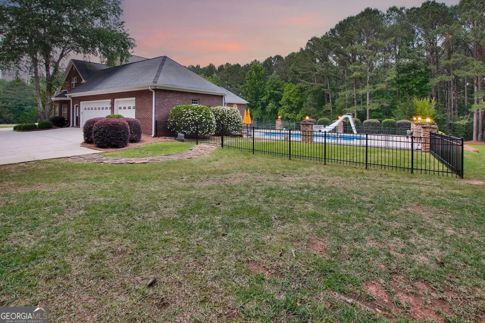 380 Peachbelt RD Thomaston, GA 30286