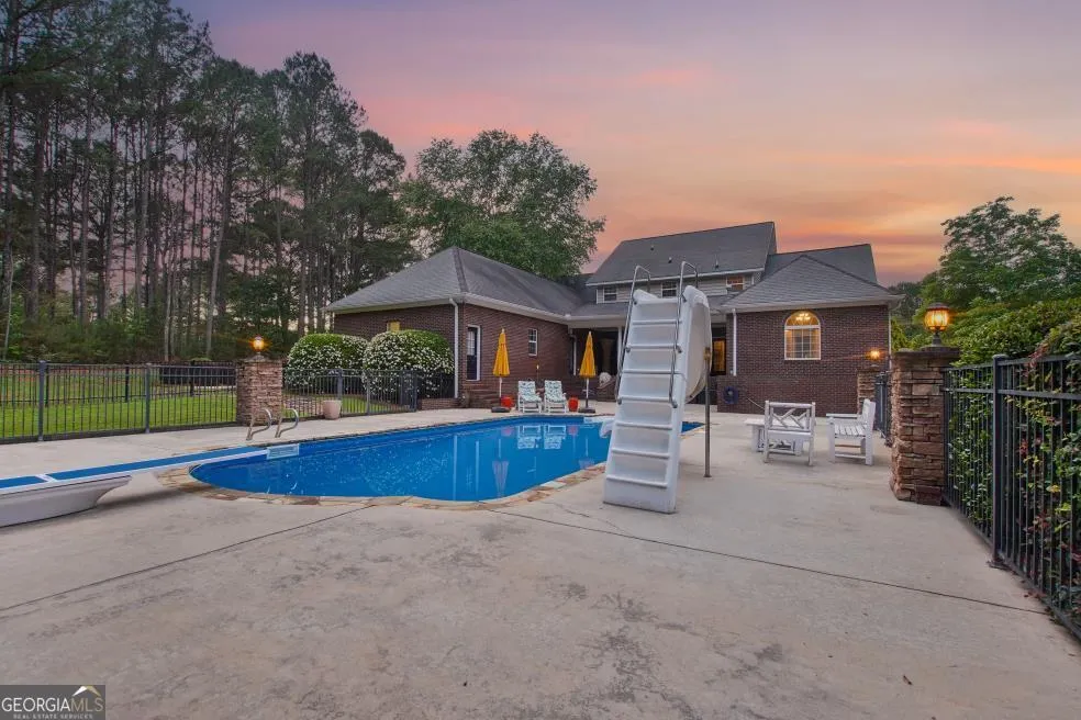 380 Peachbelt RD Thomaston, GA 30286