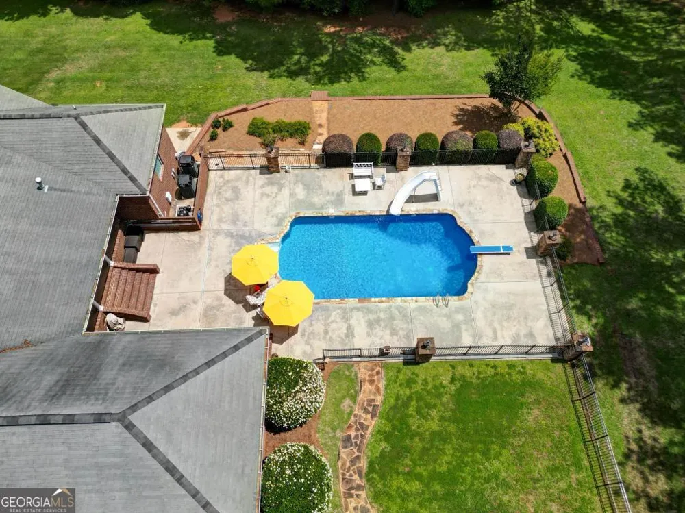 380 Peachbelt RD Thomaston, GA 30286