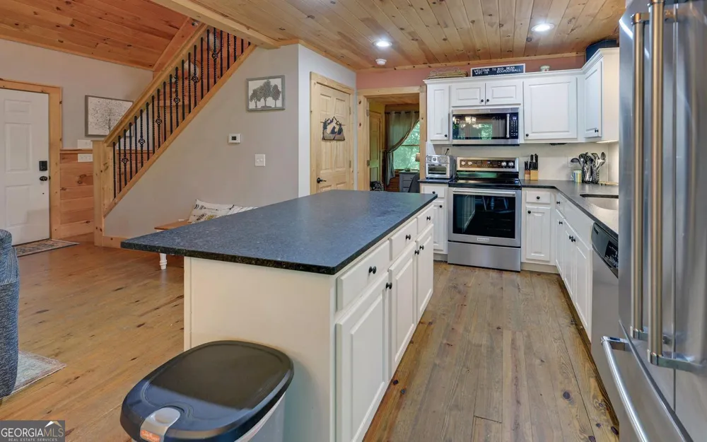 79 Clairmonte PT Martin, GA 30557