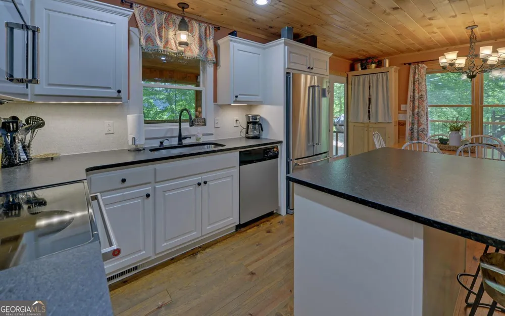 79 Clairmonte PT Martin, GA 30557