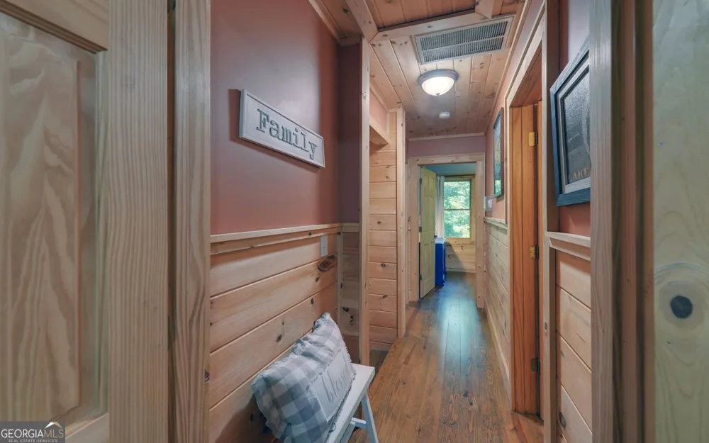 79 Clairmonte PT Martin, GA 30557