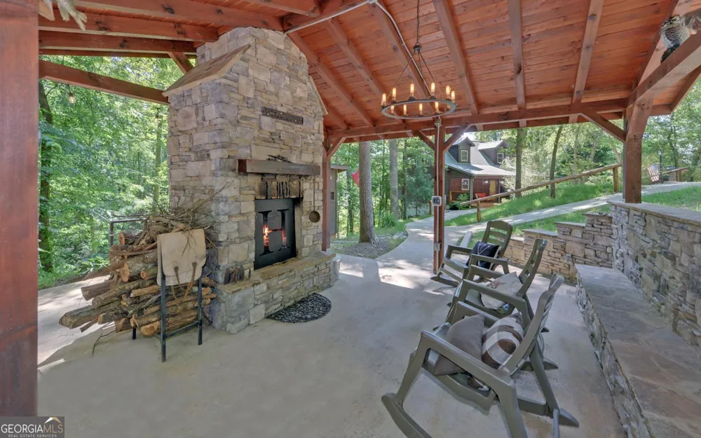 79 Clairmonte PT Martin, GA 30557