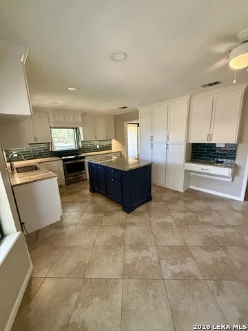 408 Mulberry Uvalde, TX 78801
