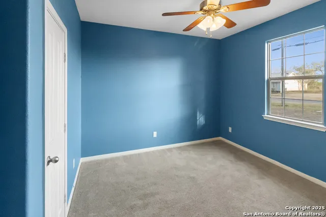 402 W SULLIVAN Skidmore, TX 78389