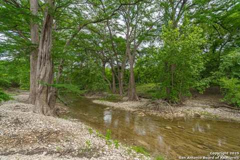 960 River Bend