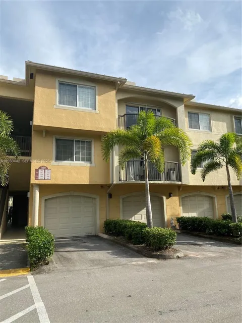 300 Crestwood Ct N #310