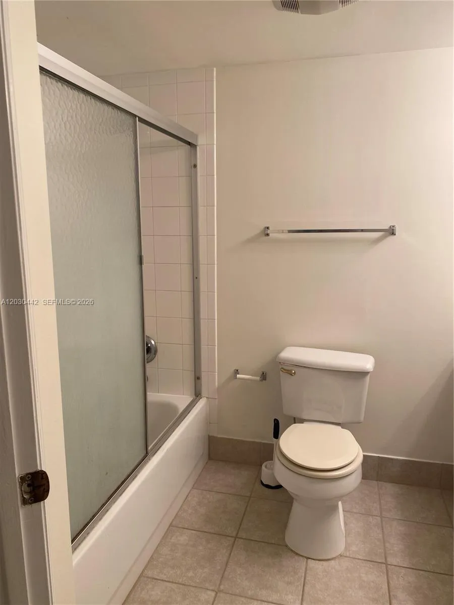 300 Crestwood Ct N #310 Royal Palm Beach, FL 33411