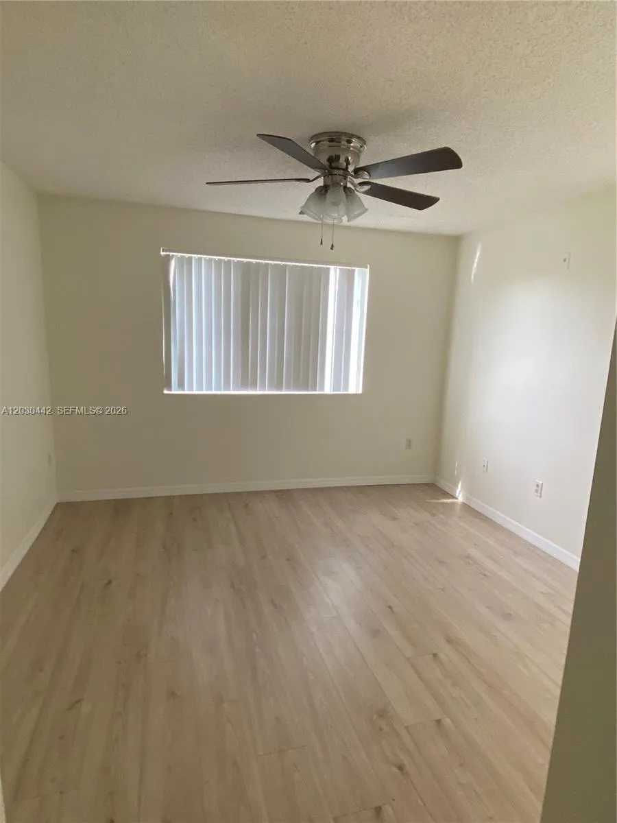 300 Crestwood Ct N #310 Royal Palm Beach, FL 33411