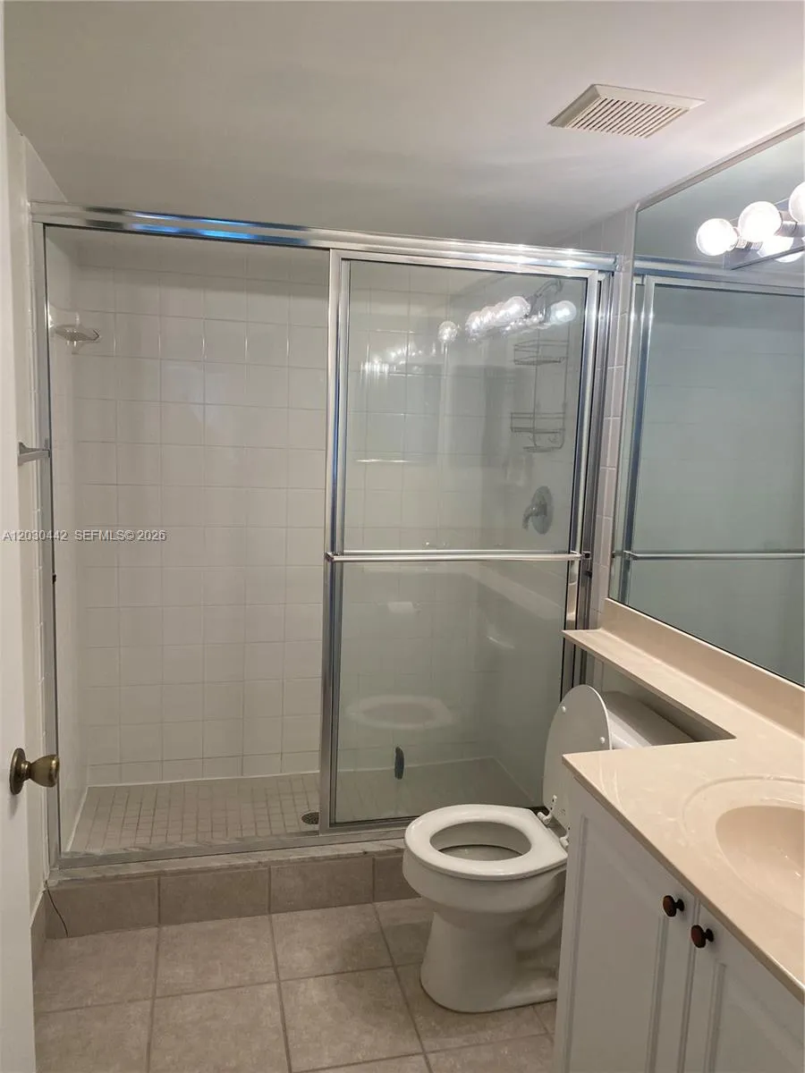 300 Crestwood Ct N #310 Royal Palm Beach, FL 33411