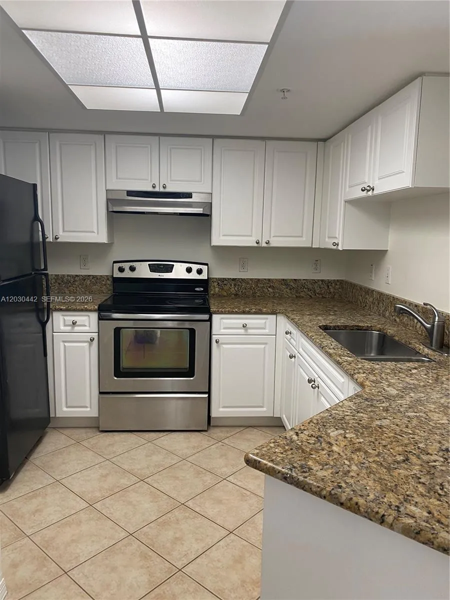 300 Crestwood Ct N #310 Royal Palm Beach, FL 33411