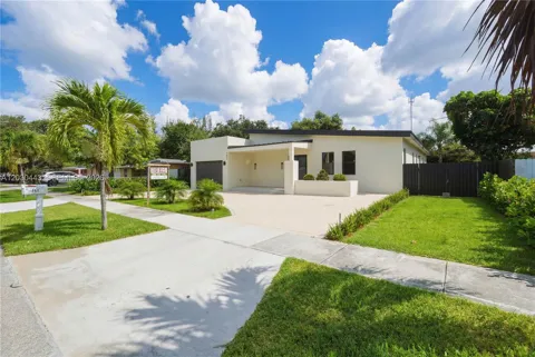 131 Miami Gardens Rd
