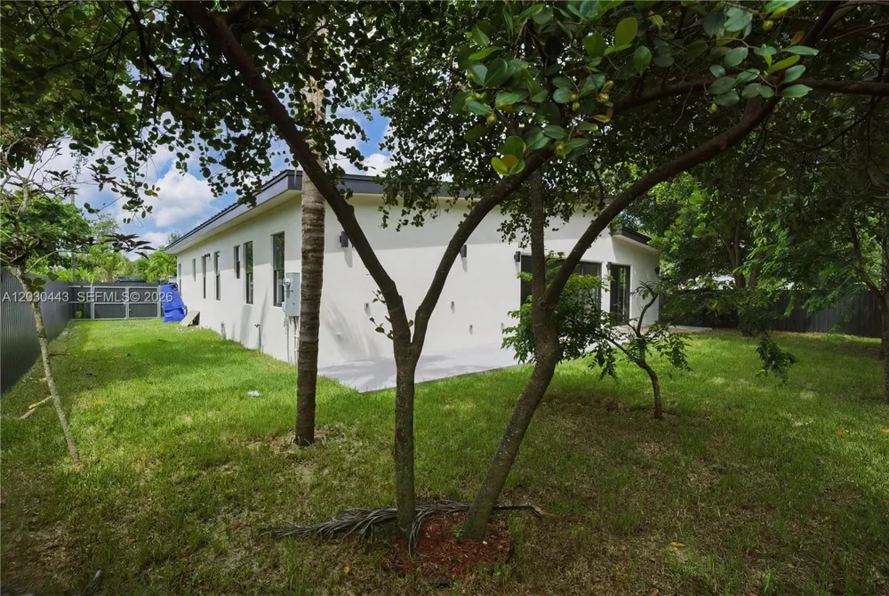 131 Miami Gardens Rd West Park, FL 33023