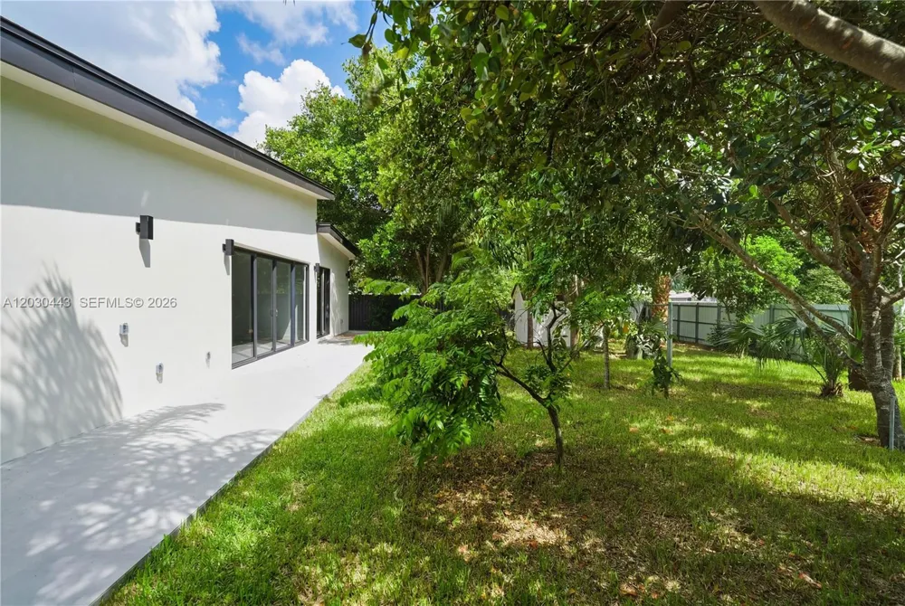 131 Miami Gardens Rd West Park, FL 33023