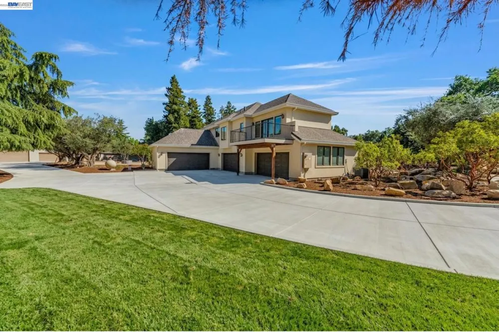 1080 Finley Rd Pleasanton, CA 94588
