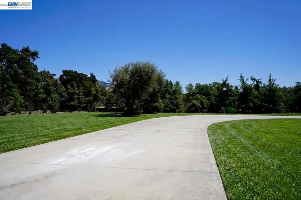 1080 Finley Rd Pleasanton, CA 94588