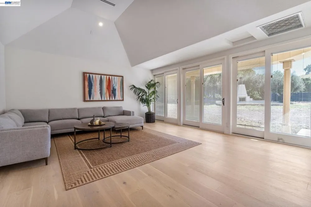 1080 Finley Rd Pleasanton, CA 94588