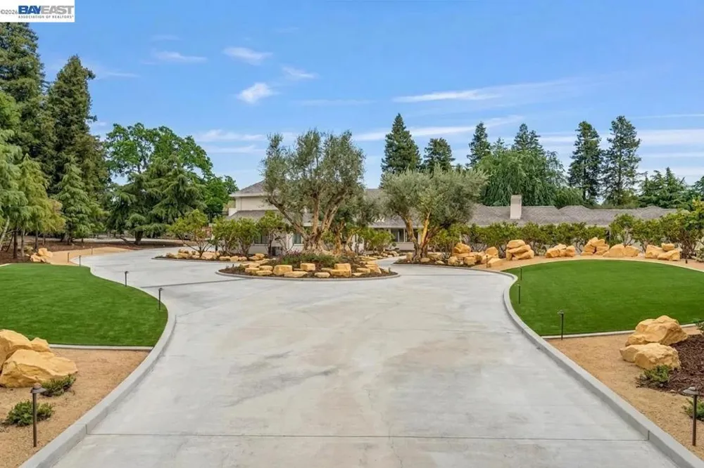 1080 Finley Rd Pleasanton, CA 94588