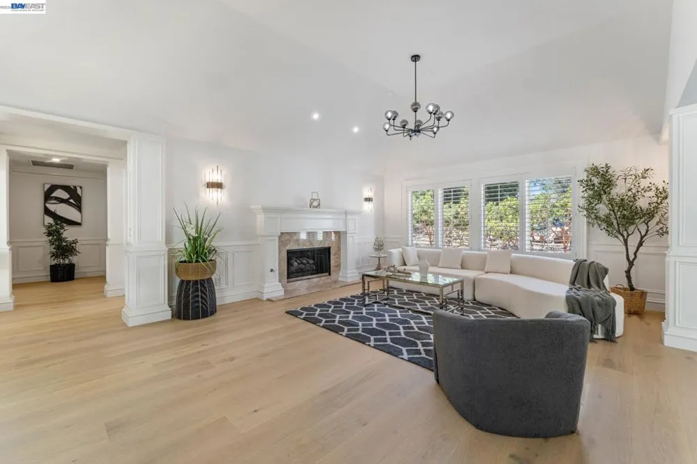 1080 Finley Rd Pleasanton, CA 94588