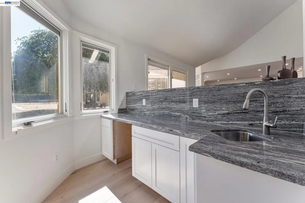 1080 Finley Rd Pleasanton, CA 94588
