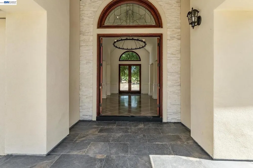 1080 Finley Rd Pleasanton, CA 94588