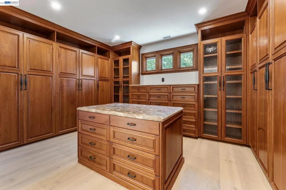 1080 Finley Rd Pleasanton, CA 94588