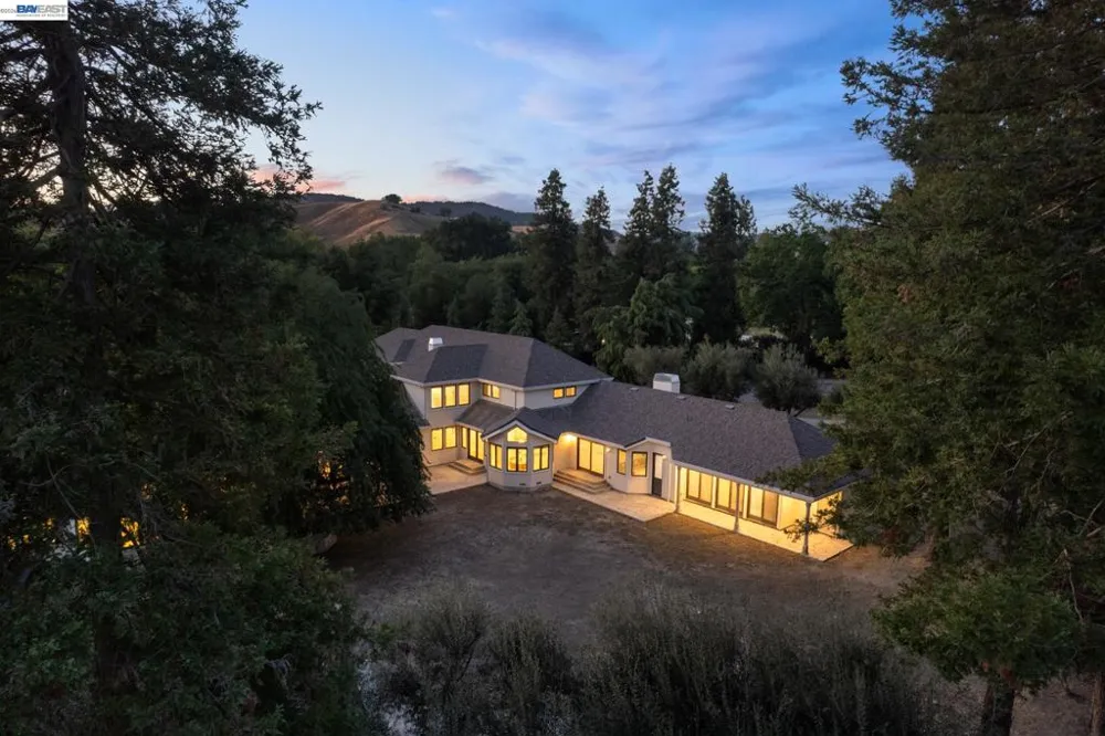 1080 Finley Rd Pleasanton, CA 94588