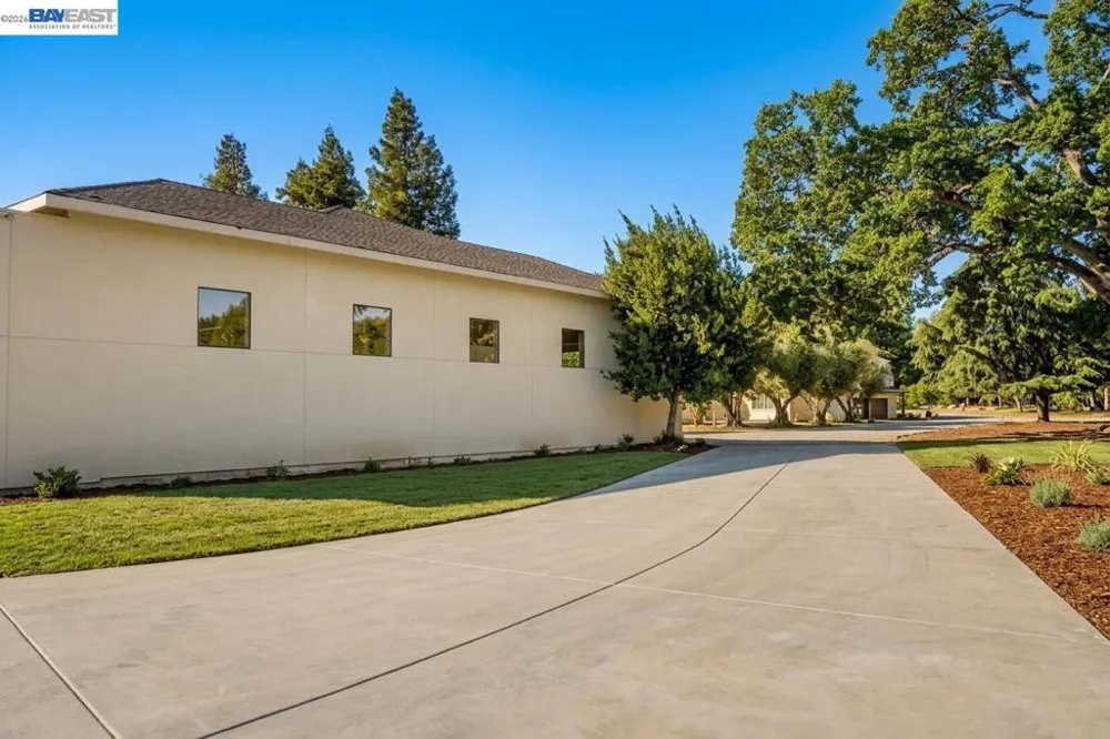 1080 Finley Rd Pleasanton, CA 94588