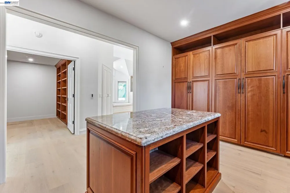 1080 Finley Rd Pleasanton, CA 94588