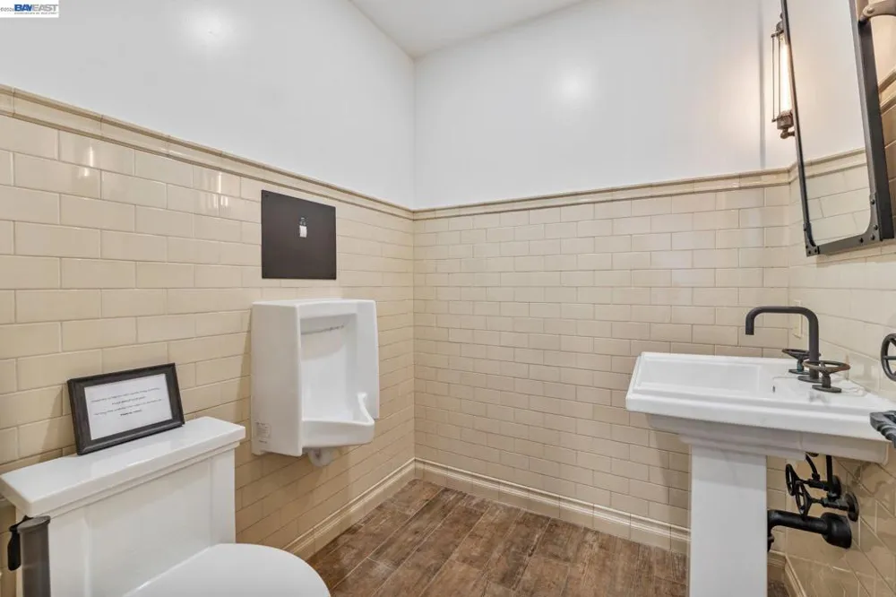1080 Finley Rd Pleasanton, CA 94588
