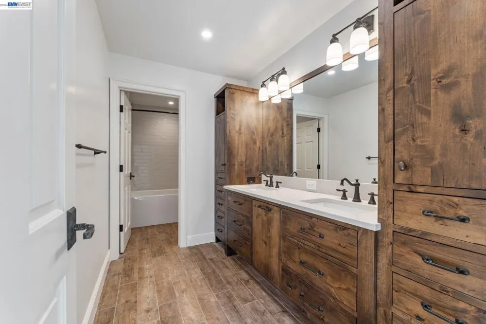 1080 Finley Rd Pleasanton, CA 94588