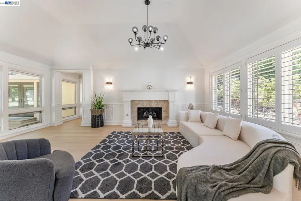 1080 Finley Rd Pleasanton, CA 94588