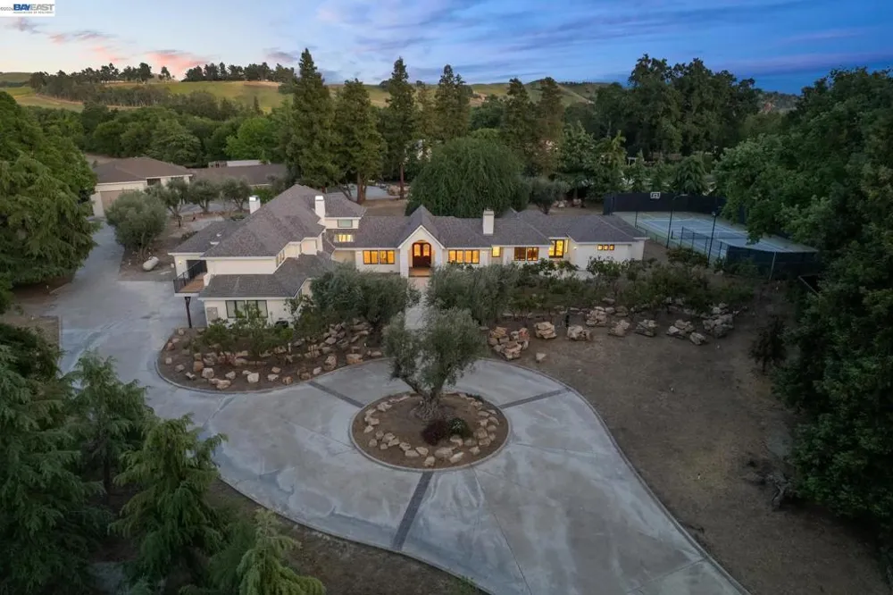 1080 Finley Rd Pleasanton, CA 94588