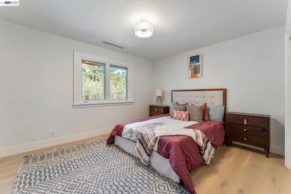 1080 Finley Rd Pleasanton, CA 94588
