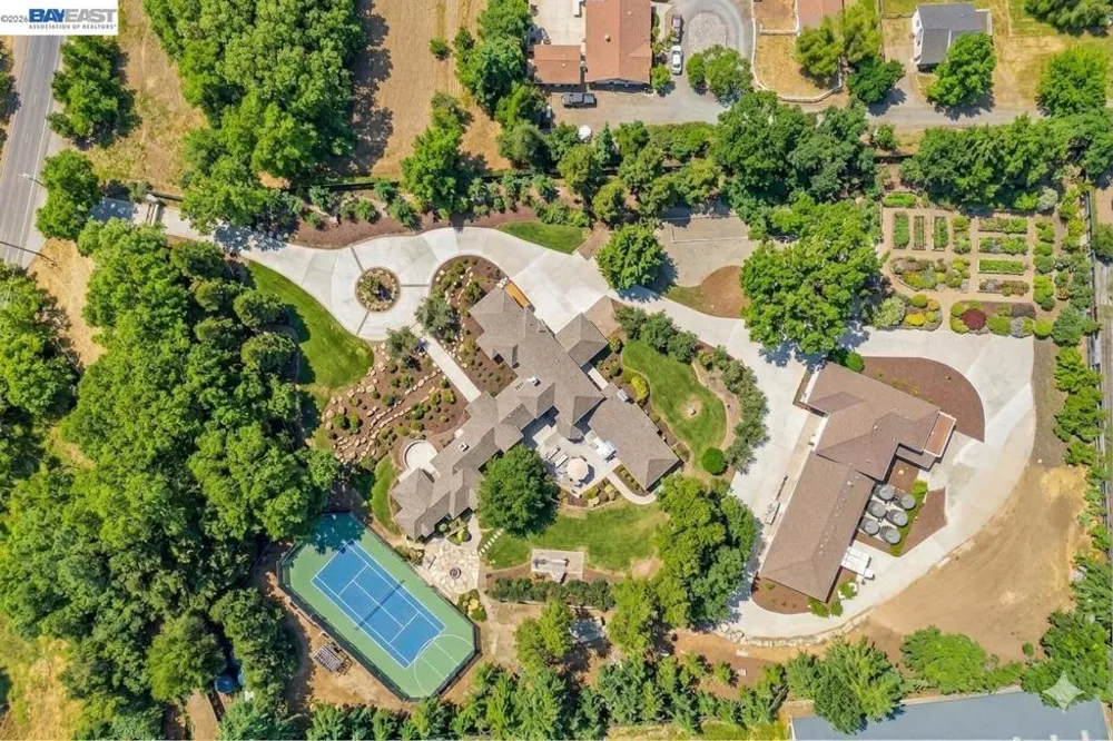 1080 Finley Rd Pleasanton, CA 94588