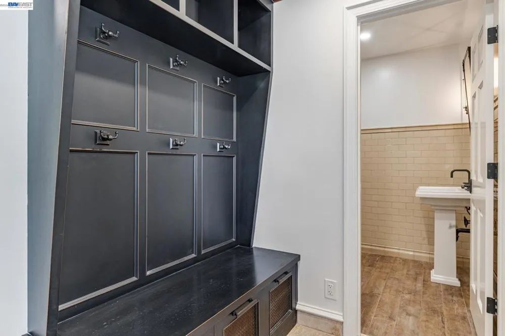 1080 Finley Rd Pleasanton, CA 94588