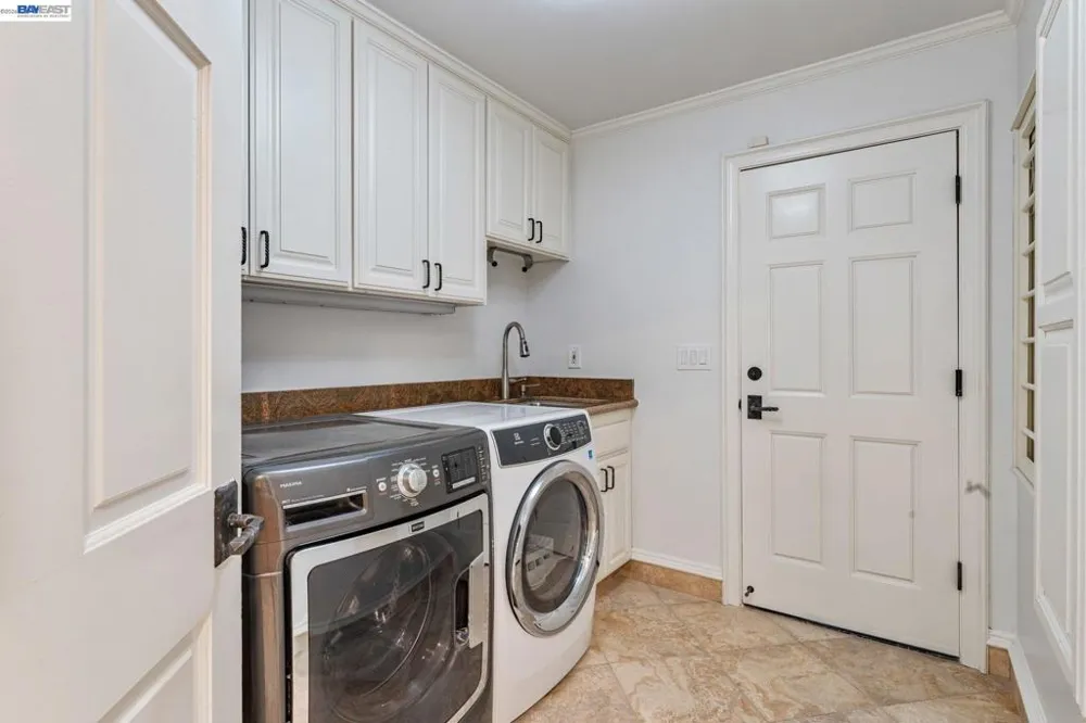 1080 Finley Rd Pleasanton, CA 94588