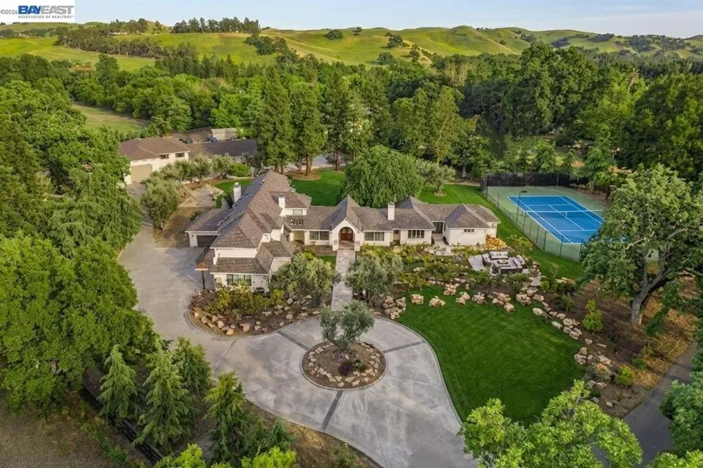 1080 Finley Rd Pleasanton, CA 94588