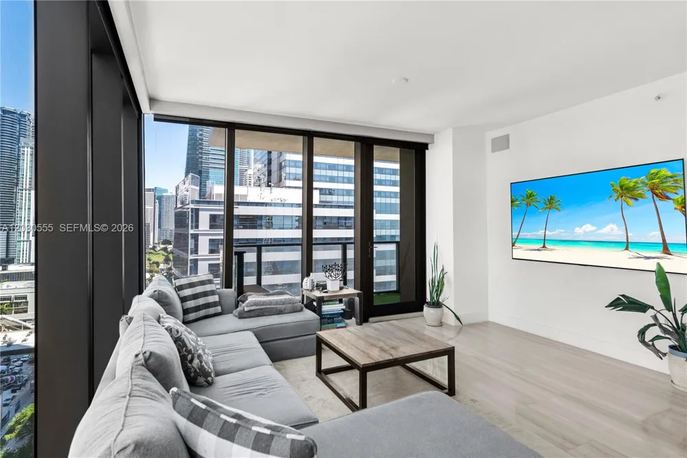 1451 Brickell Ave #1706 Miami, FL 33131