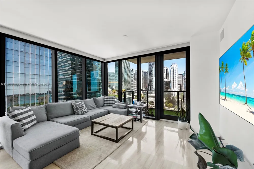 1451 Brickell Ave #1706 Miami, FL 33131